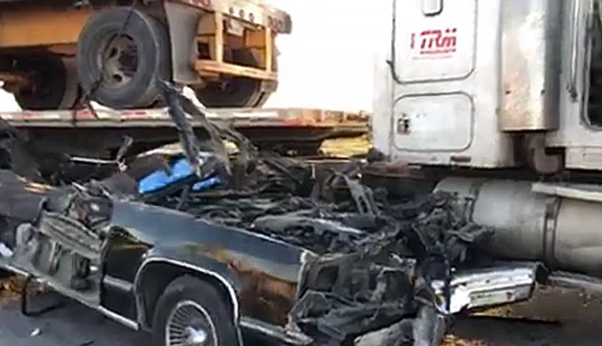 Se estrella contra tráiler y muere en Nuevo Laredo