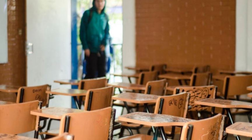 Pandemia agrava descensión escolar; casi 160 mil estudiantes no se inscribieron 