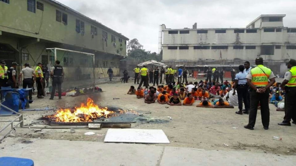 Nuevos enfrentamientos sangrientos en una cárcel de Ecuador