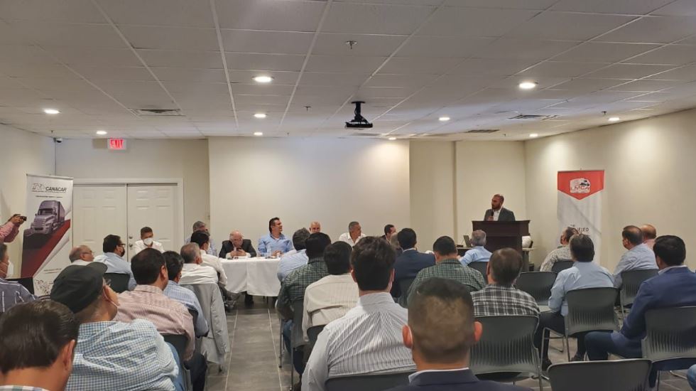 CenSeCar busca mejoras del transporte con presidente entrante de CANACAR 
