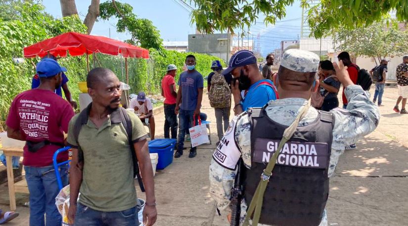 Sin autorización para vacunar a haitianos contra el COVID en la zona sur
