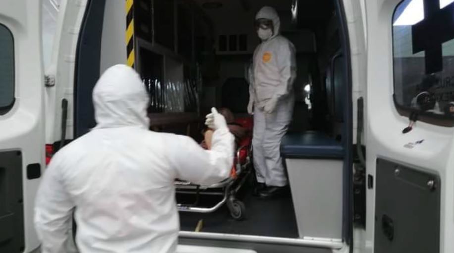 Familiares de paciente agreden a paramédico de la Cruz Roja 