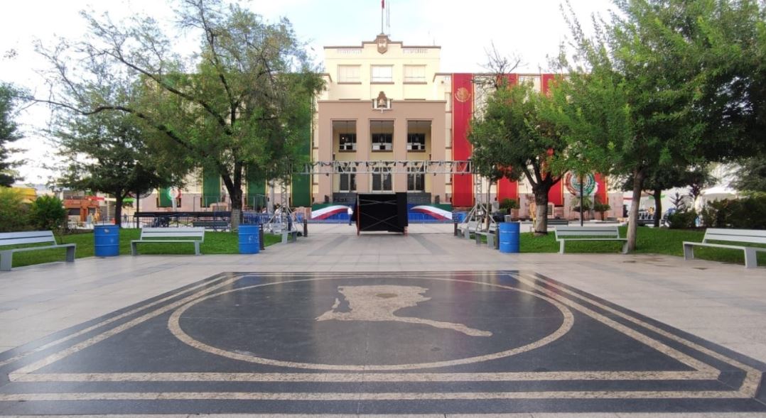 Por Grito de Independencia, bloquean acceso hacia Plaza Juárez en Victoria  