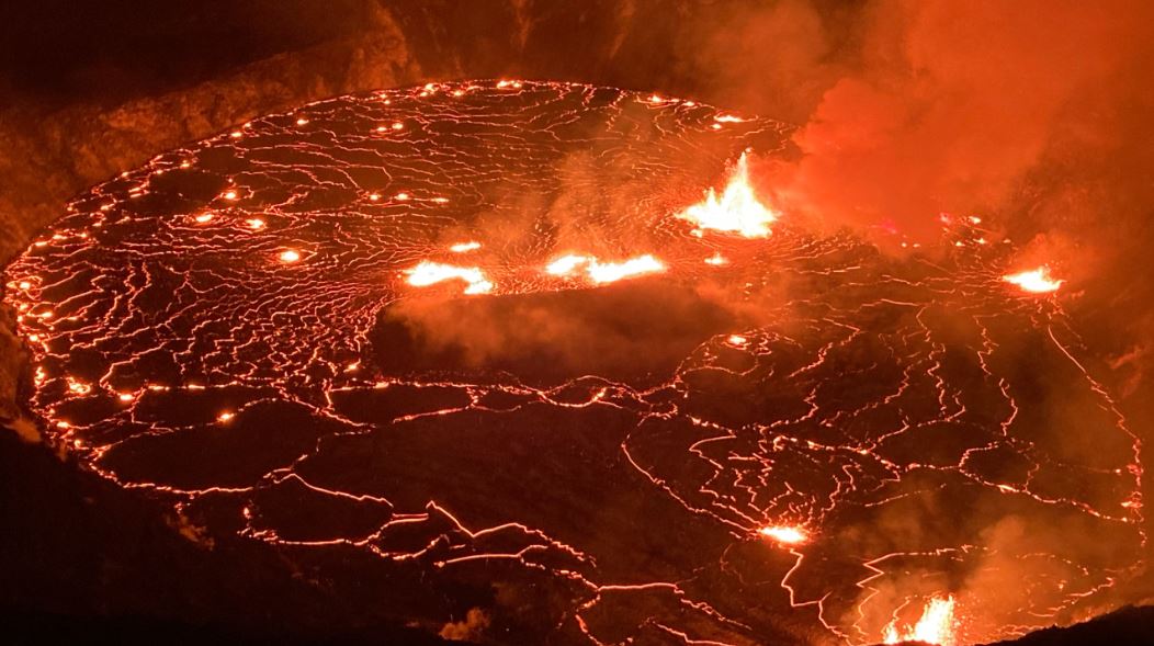 Volcán Kilauea entra en erupción en Hawái