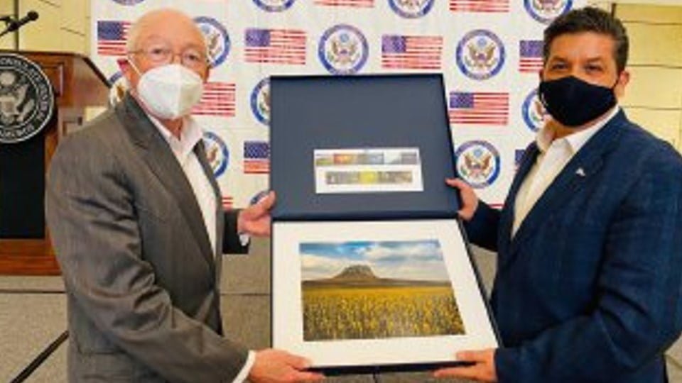Gobernador se reúne con el Embajador Ken Salazar