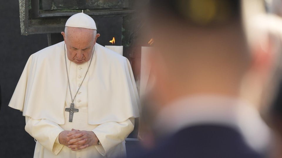 Papa Francisco expresa su dolor por víctimas de abusos en Francia
