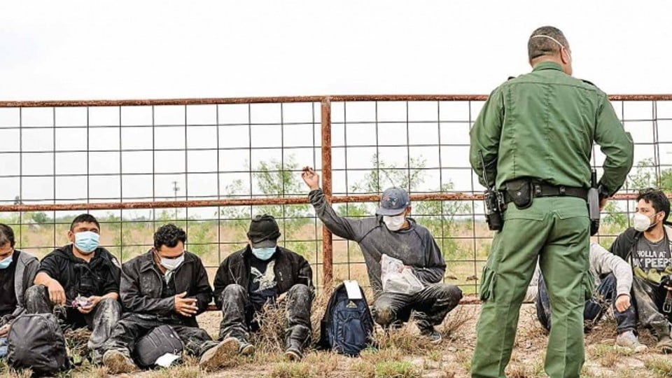 Denuncian solicitantes de asilo abusos de autoridades fronterizas de Estados Unidos