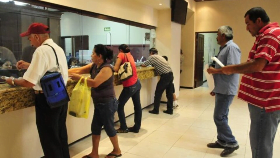 Cobran pensión de papas y abuelitos fallecidos en Matamoros