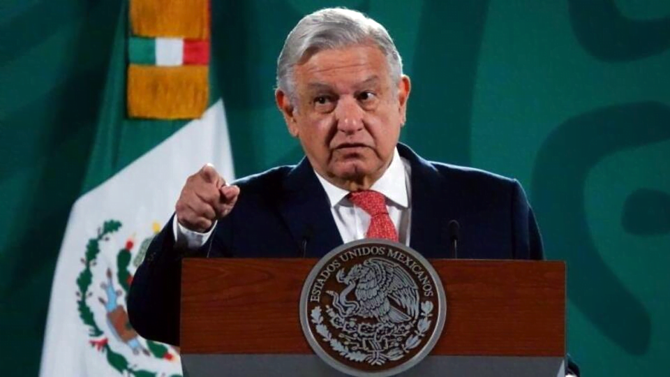 AMLO advierte que defenderá decreto para regularizar autos ‘chocolate’