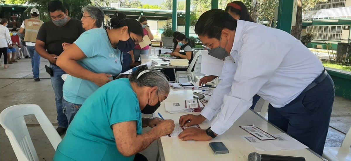 Renuevan más de 4 mil tarjetas a adultos mayores en Victoria: Rodolfo González Valderrama