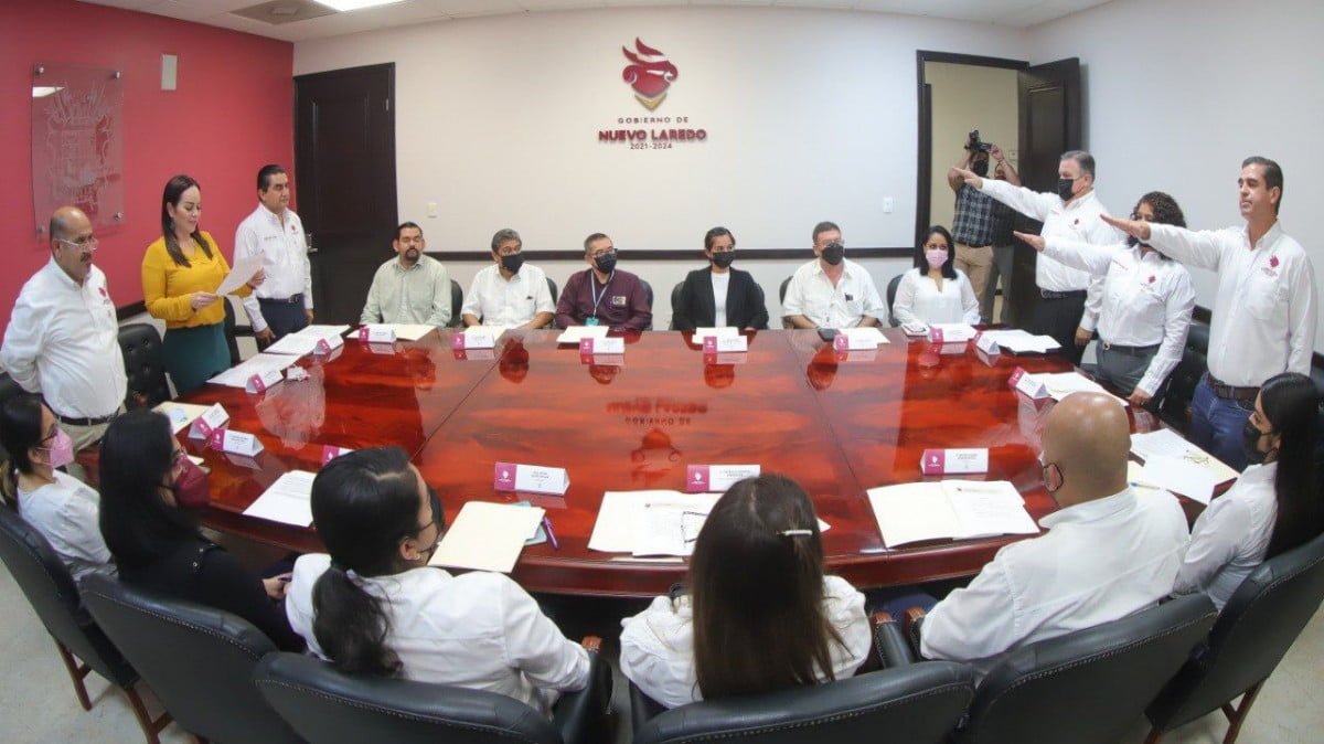 Toman protesta integrantes del Comité de Transparencia en Nuevo Laredo