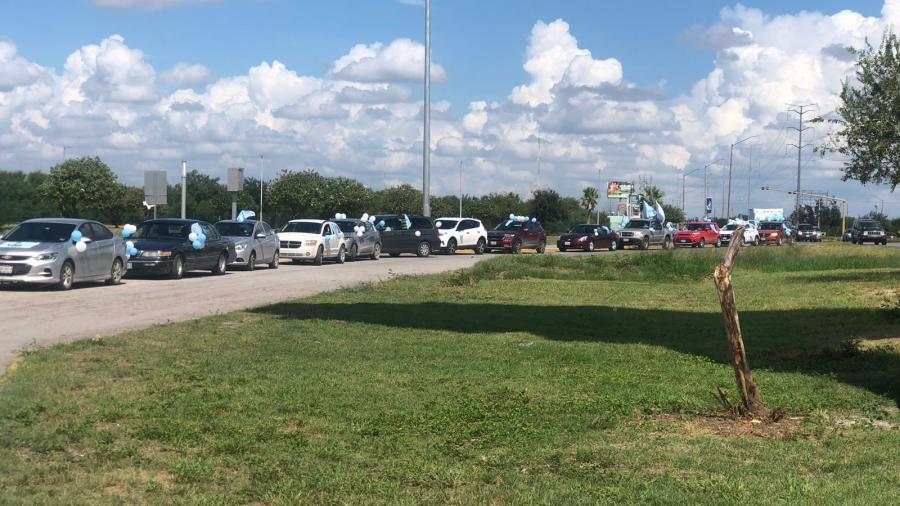 Participan alrededor de 100 reynosenses en caravana pro-vida