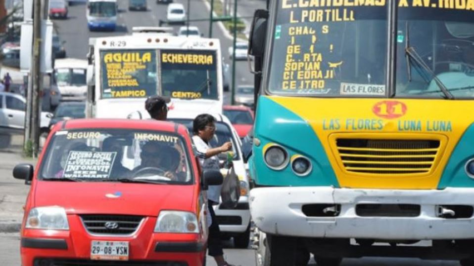 Transportistas del sur piden aumentar a 26 pesos el pasaje