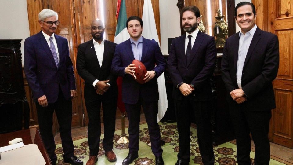 Samuel García promete nuevo estadio de Tigres y partidos de la NFL