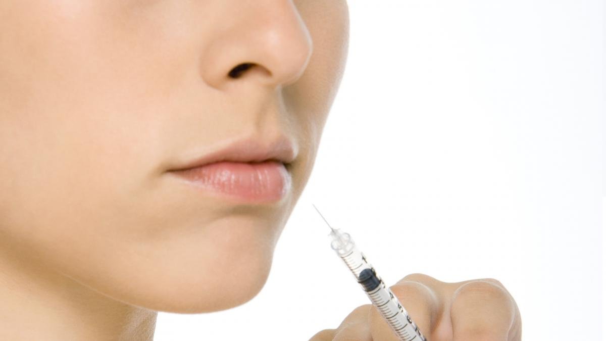 Prohíben aplicación de bótox a menores de edad en Reino Unido