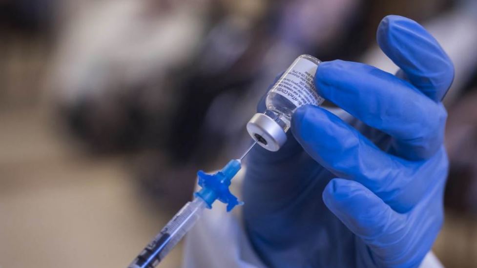 Especialista médico recomienda a vacunados con CanSino buscar la aplicación de otro biológico