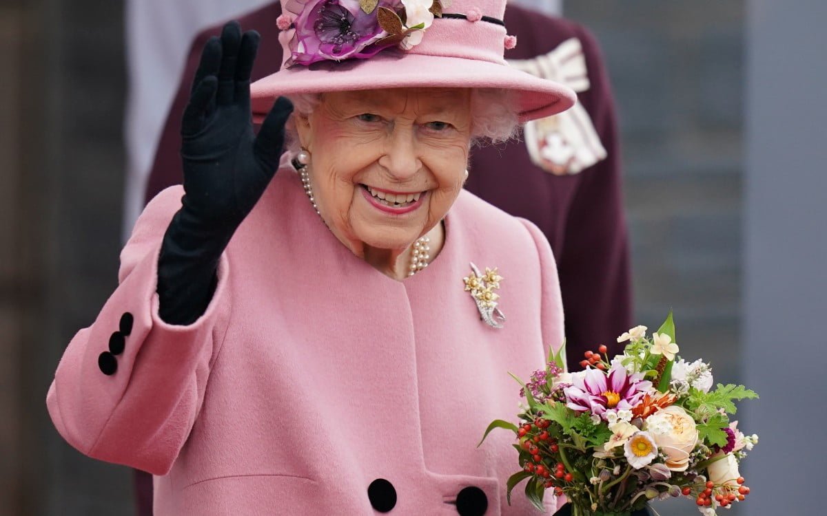 Reina Isabel retoma actividades tras ser dada de alta