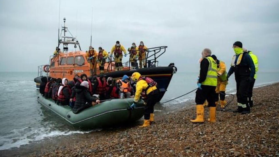 Mueren 31 migrantes en un naufragio frente a las costas del norte de Francia