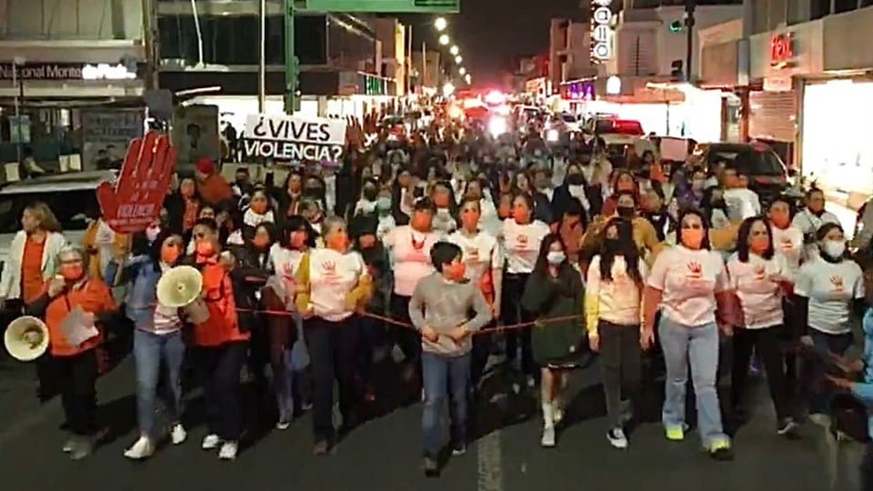Marchan por la eliminación de la violencia contra la mujer en Nuevo Laredo