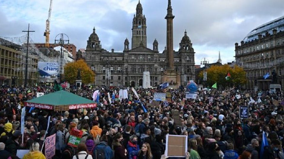 Miles de jóvenes piden no más «promesas vacías» ante Cumbre del Clima (COP26)