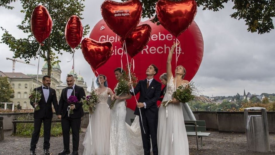 El 1 de julio del 2022 entrará en vigor el matrimonio igualitario en Suiza