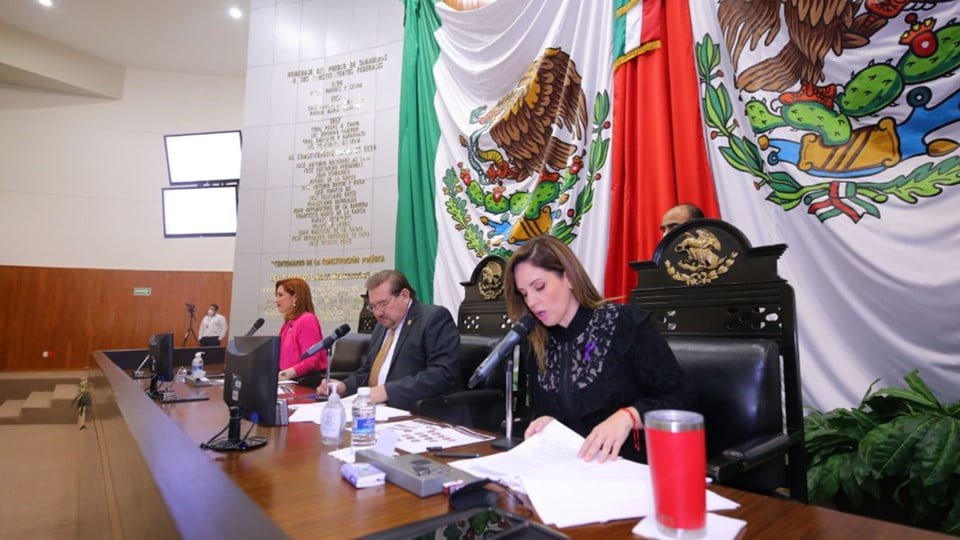 Exigen al estado convocatoria de becas ITABEC y ampliar apoyo de uniformes a familiares de personas desaparecidas