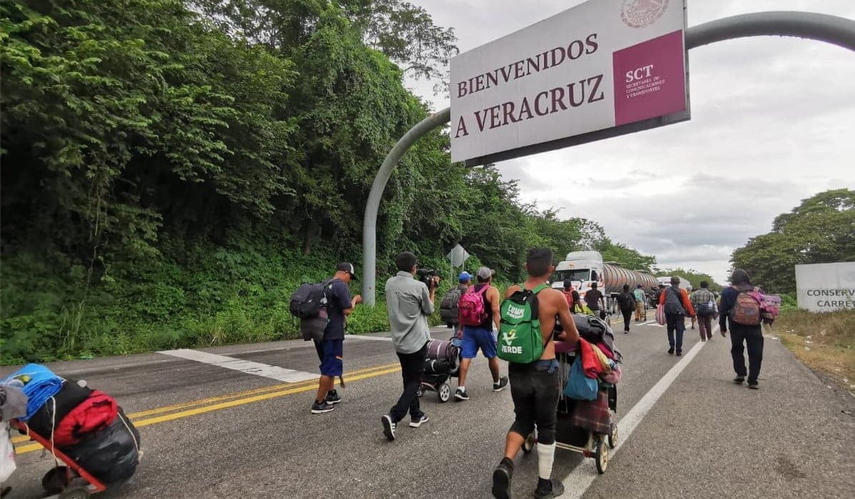 Caravana migrante ya está en Veracruz; reportan va disminuyendo