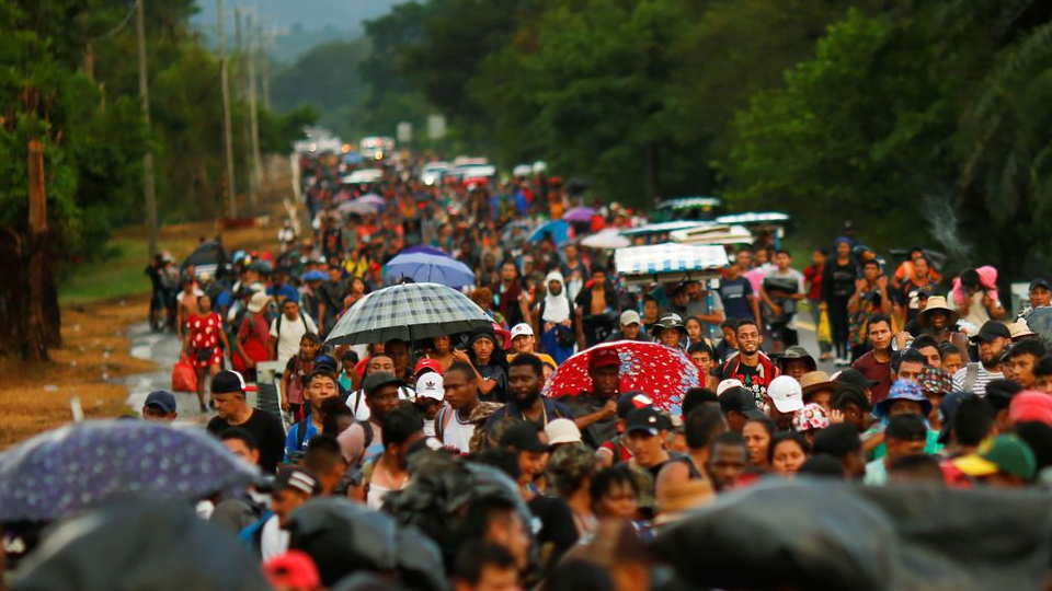 La caravana migrante continúa su avance por México dividida entre Oaxaca y Veracruz