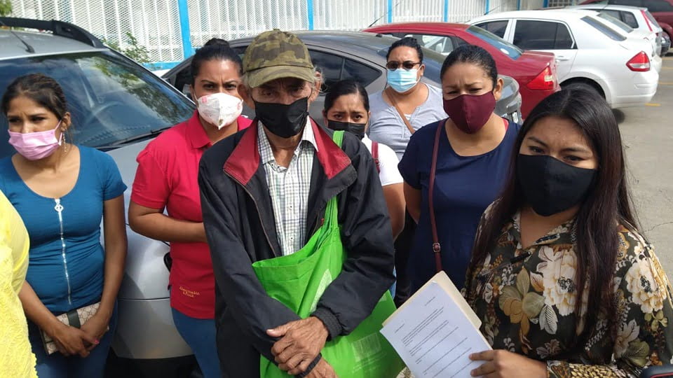Padres de familia protestan por despido de directora y maestra de un CAIC en Altamira