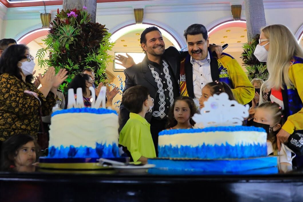 Pablo Montero es criticado por cantarle a Maduro en su cumpleaños