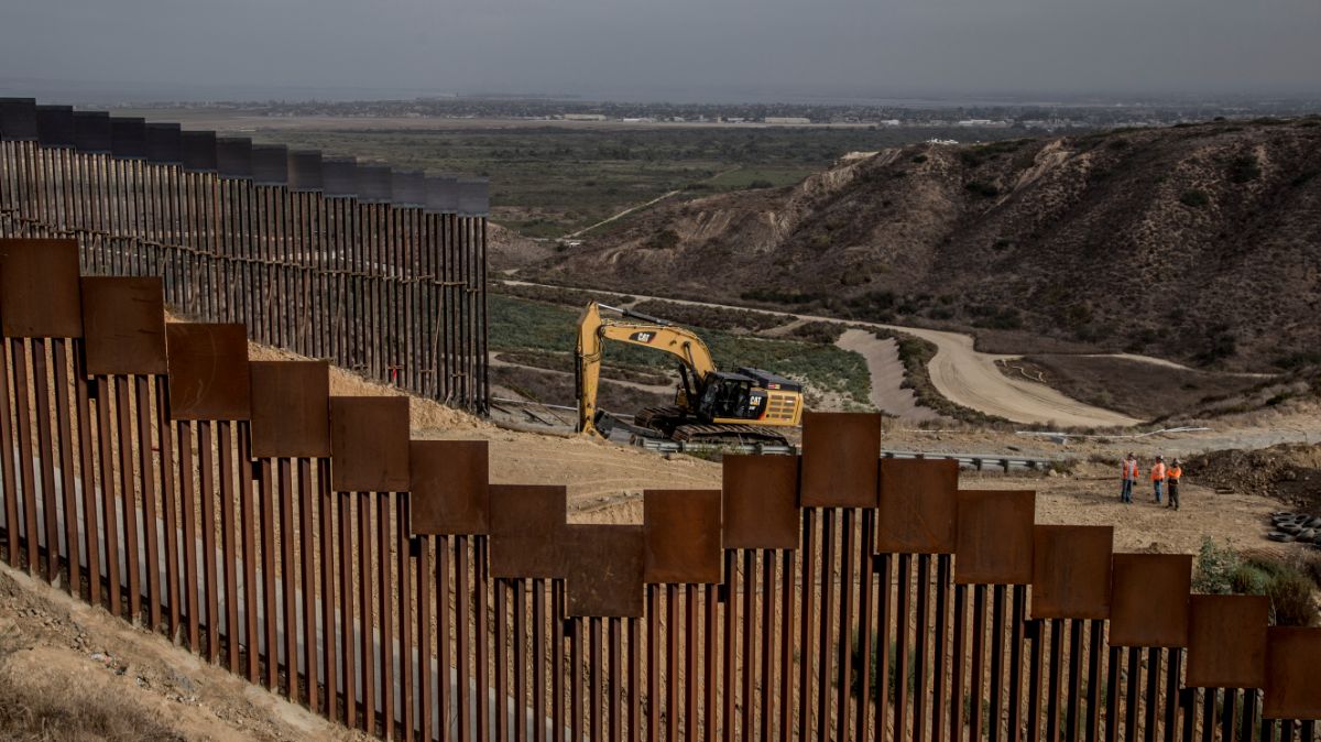 En Texas anuncian firma que autoriza la construcción de un muro fronterizo