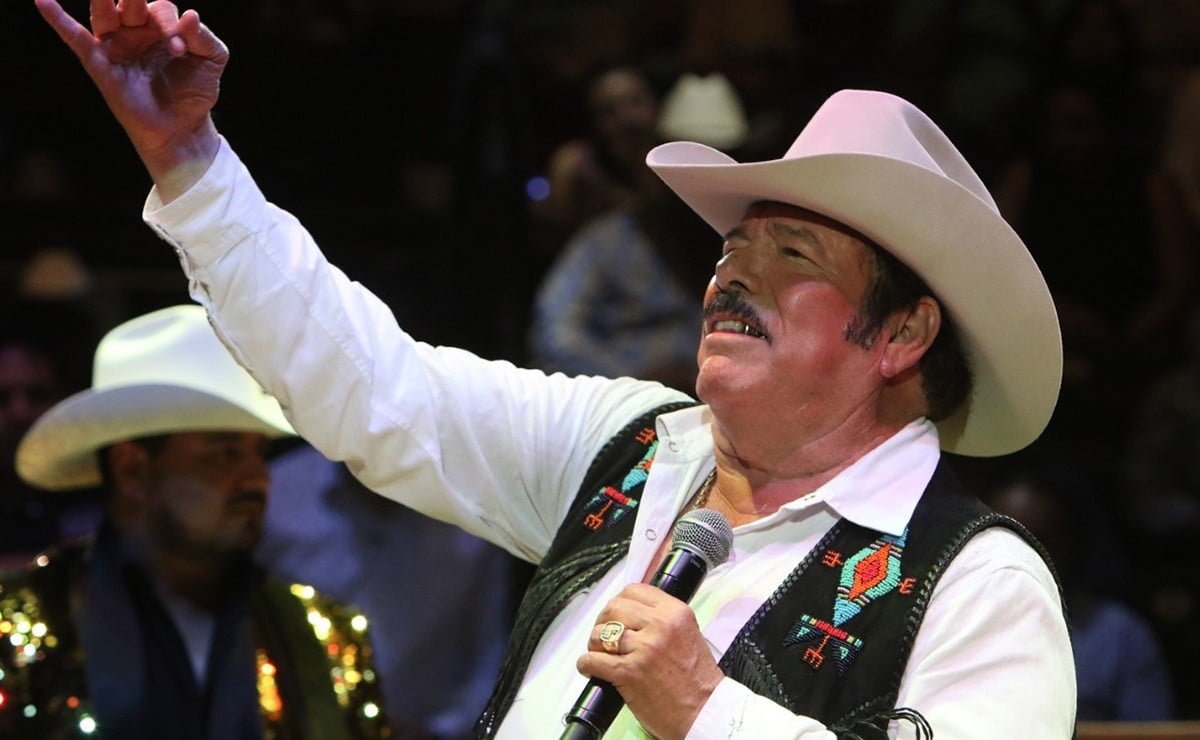 Lalo Mora asegura que le «prohibieron» acercarse a fans tras escándalos