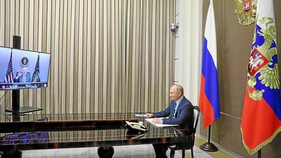 Biden amenaza a Putin con fuertes medidas económicas si Rusia ataca a Ucrania