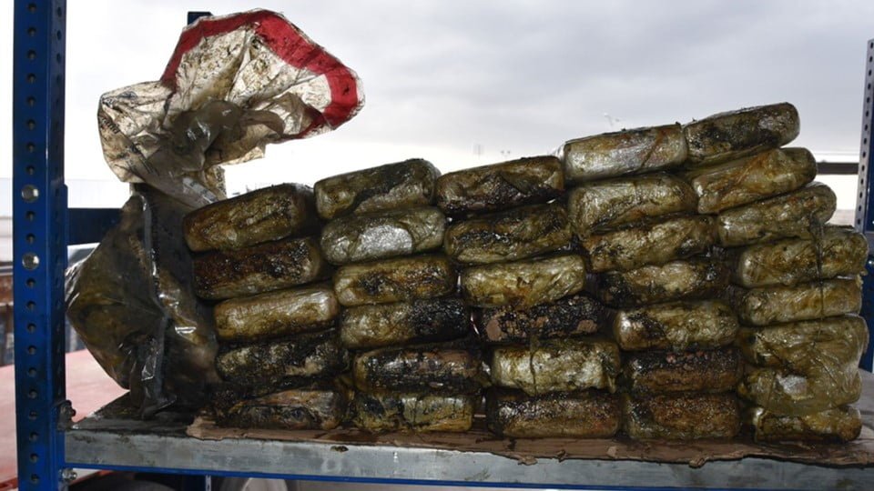 Incautan metanfetaminas y cocaína en puentes de Dos Laredos