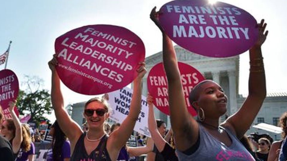 Supremo de Estados Unidos permite a clínicas desafiar en Texas el voto al aborto