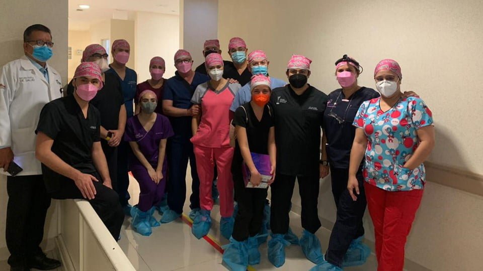 Realizan con éxito 11 cirugías de reconstrucciones a sobrevivientes de cáncer de mama