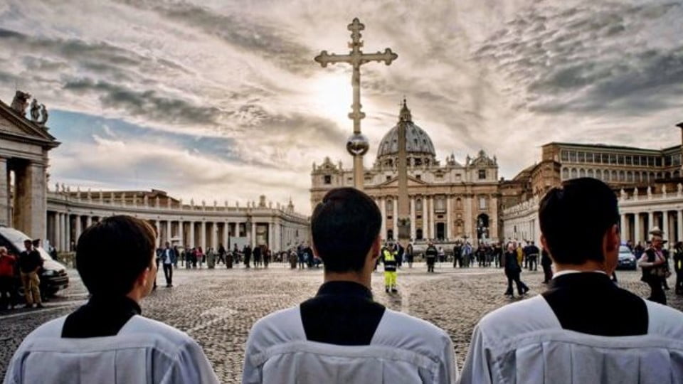 251 casos de presunta pederastia investigará la iglesia católica en España