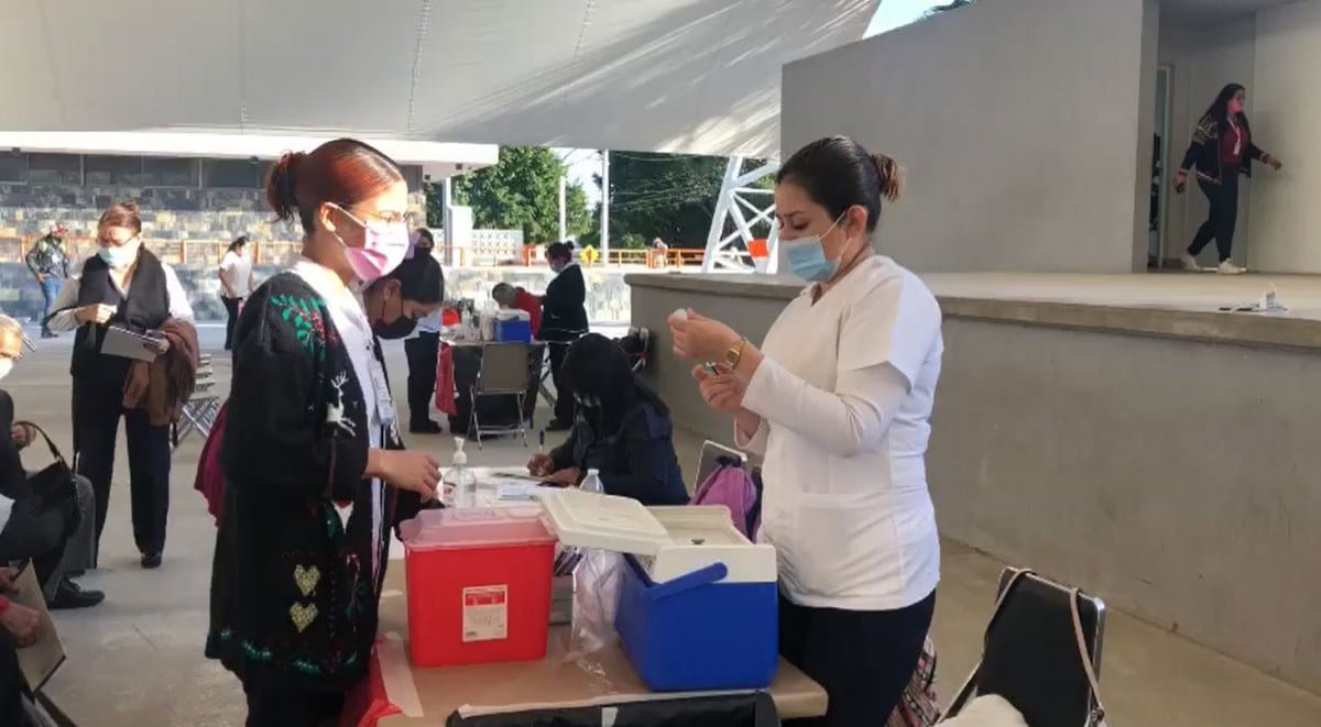 Arranca en Cd. Victoria tercera dosis anticovid para adultos mayores