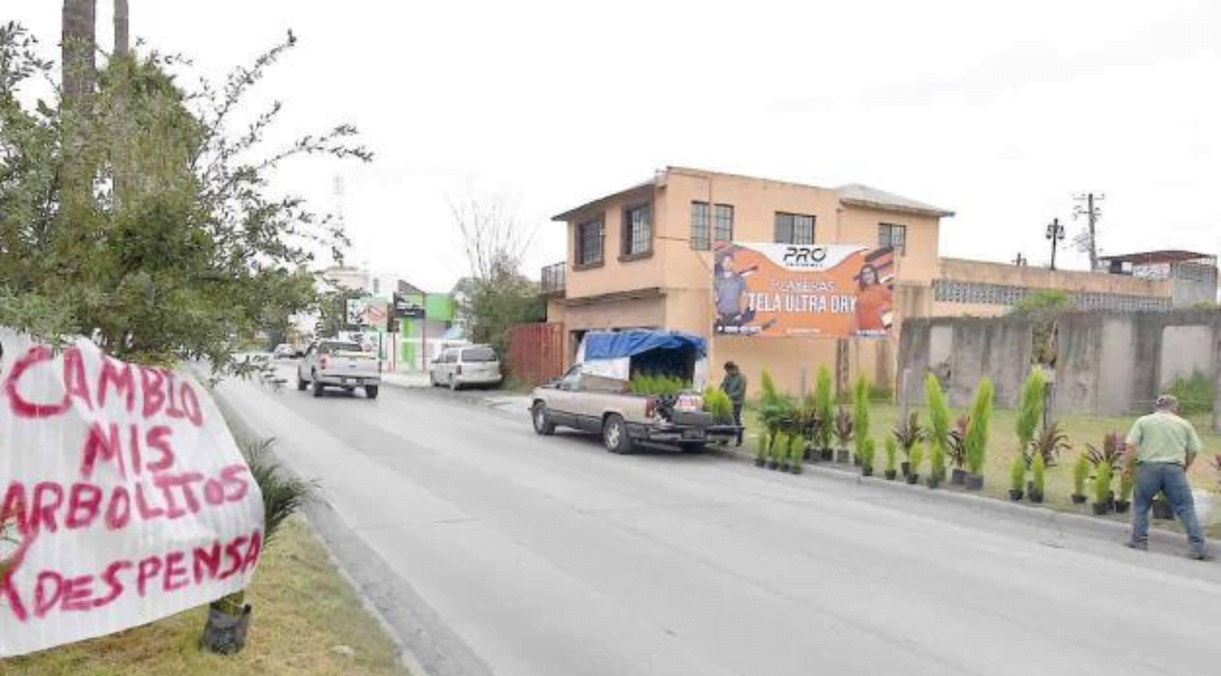 Abuelito cambia plantas por despensas en Reynosa