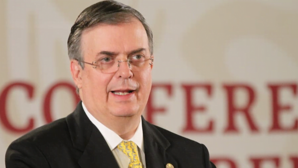 Ebrard es nominado a “Persona del Año” por demanda contra fabricantes de armas en EU