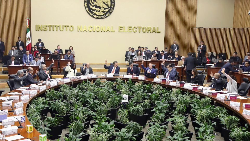 INE ordena a Gobierno no influir en revocación de mandato