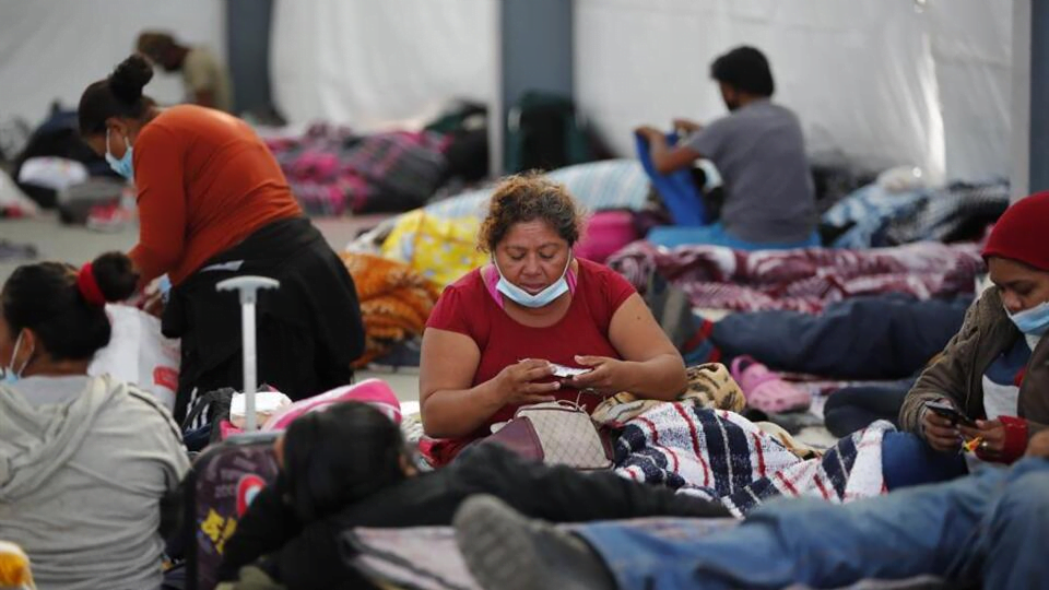 Caravana migrante aguarda en CDMX y estudia sus próximos pasos