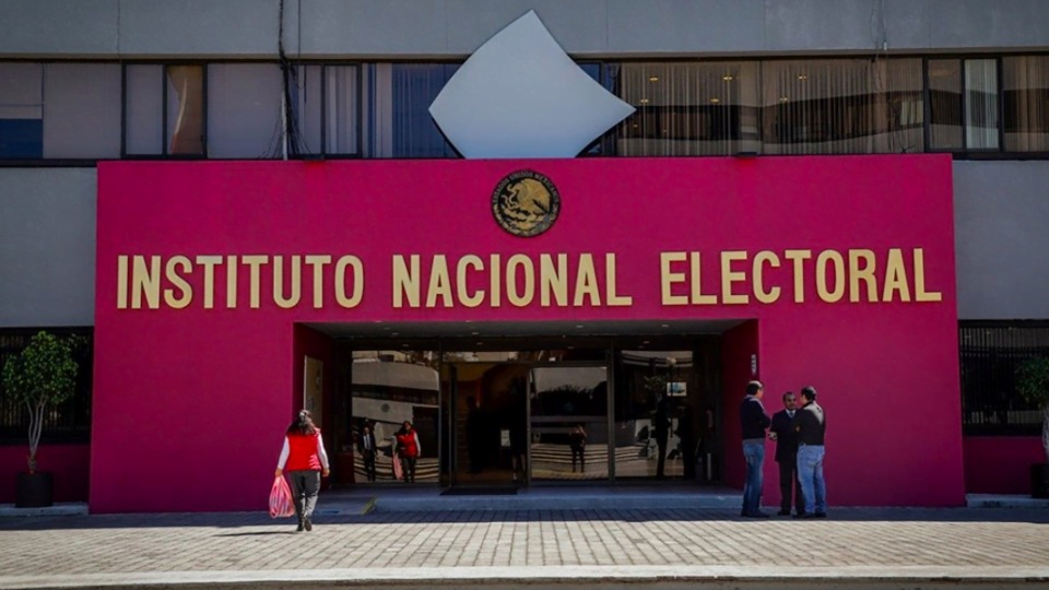 La Suprema Corte ordena al INE continuar con la consulta de revocación de mandato de López Obrador