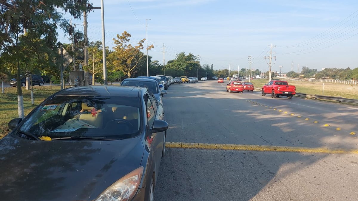 Reconocen que vacunación en Altamira se les salió de control; no esperaban tanta gente
