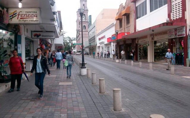 SAT clausura comercios en plena temporada navideña en Tampico