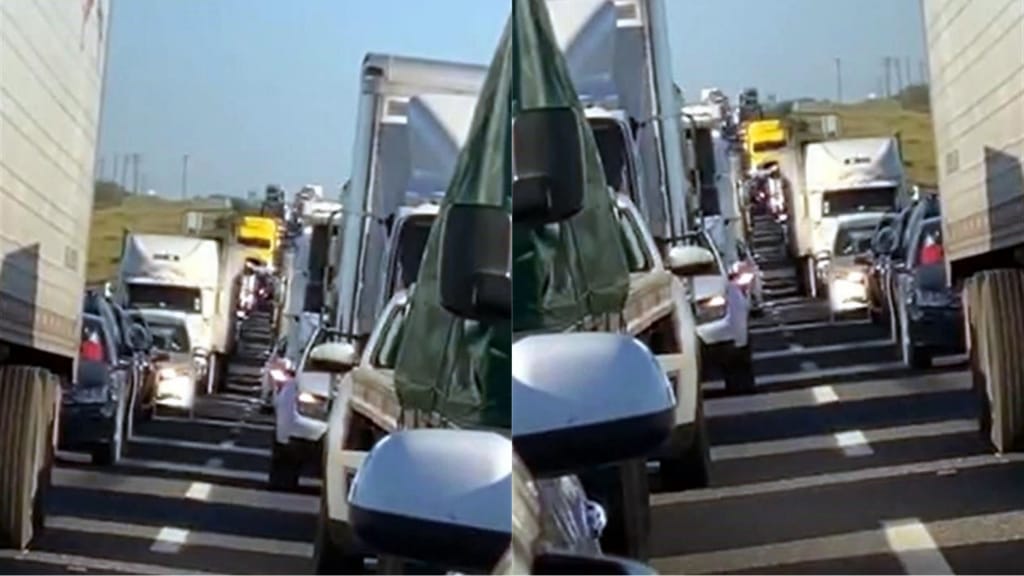 Largas filas en la caseta de la autopista Monterrey – Reynosa