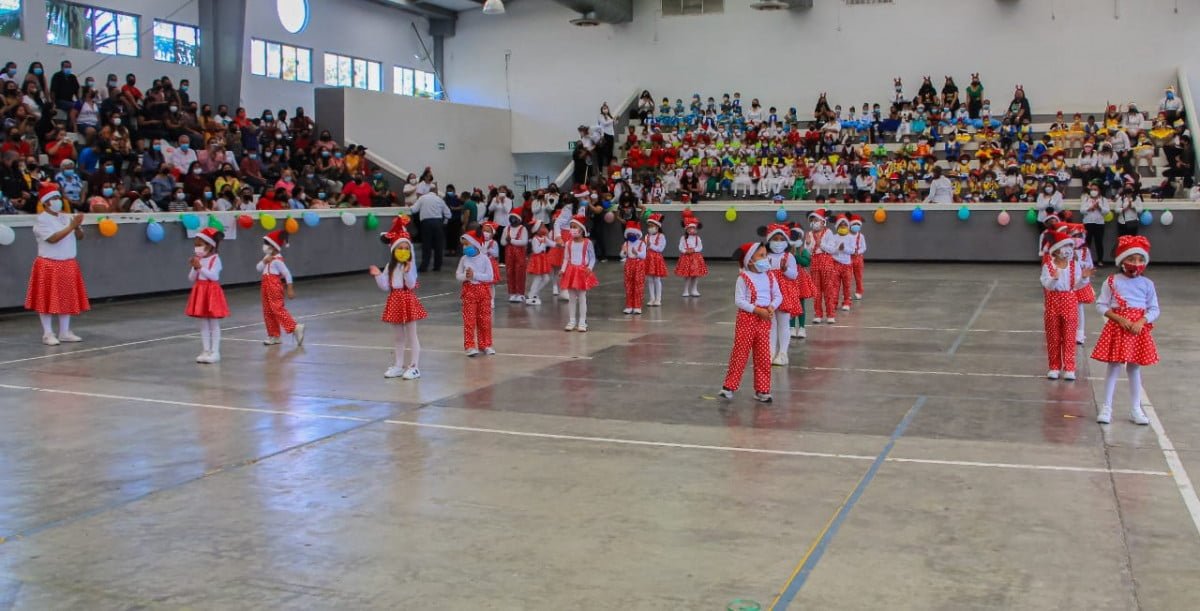 Celebran centros educativos de DIF Madero festival navideño