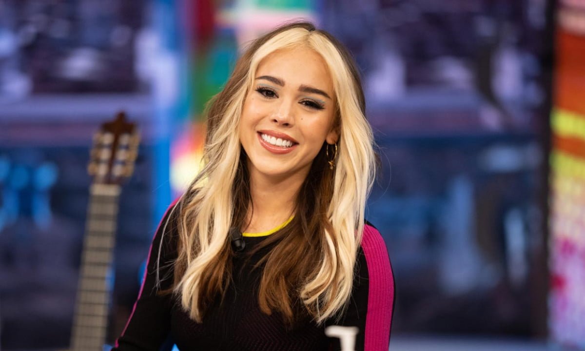 Danna Paola habla de su salud tras aparecer con máscara de oxígeno