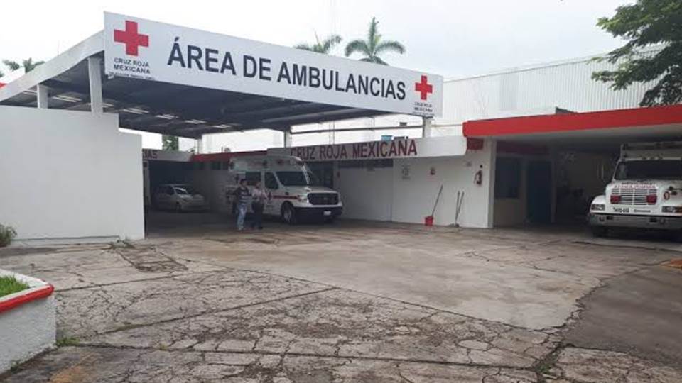 Sin recursos la Cruz Roja para reparar ambulancias, son cuatro las descompuestas