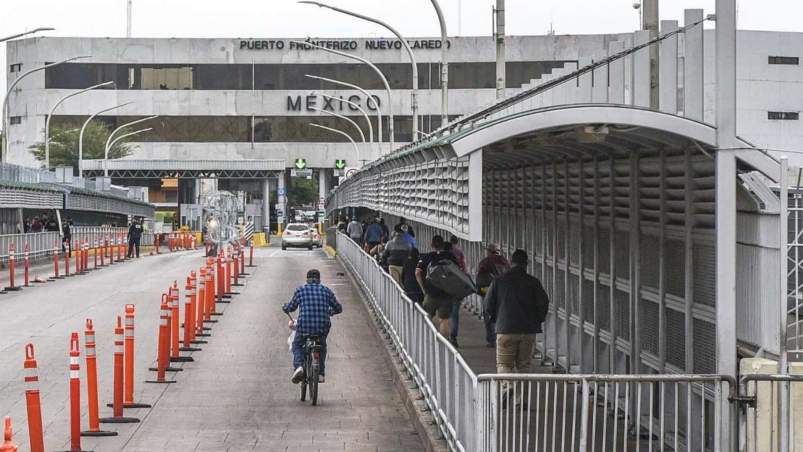 EU exigirá vacuna covid a quienes entren desde México o Canadá